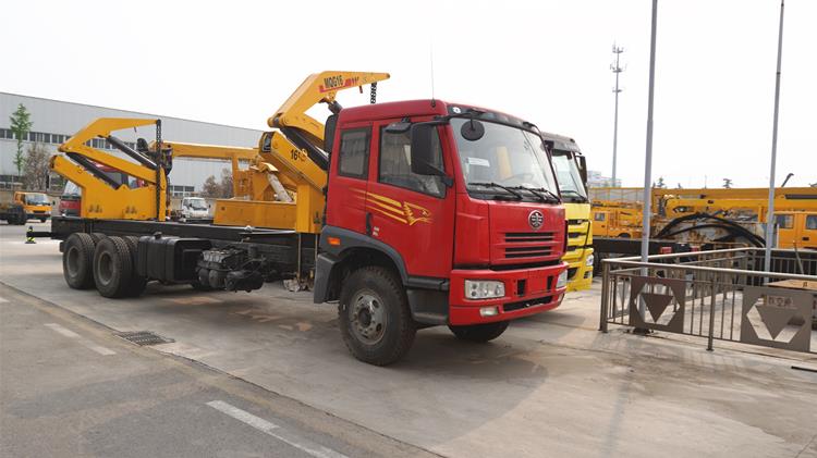 Container Side Lifter Truck
