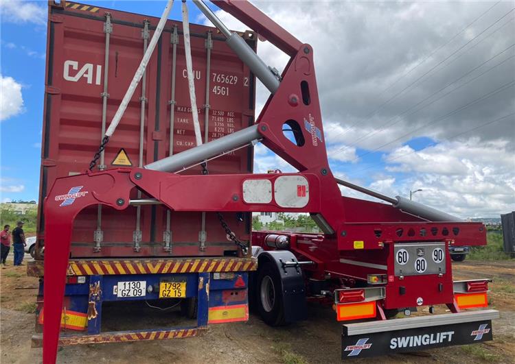 Swing Lift Trailer for Sale In Papua New Guinea