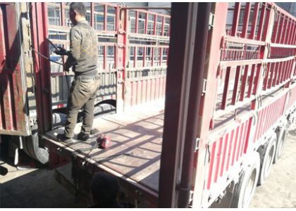 Low-quality trailers are repaired every day. Truck member: Eager to get cheaper and lose big.